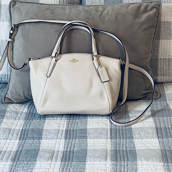 Signature style tote - Picture 16 of 16